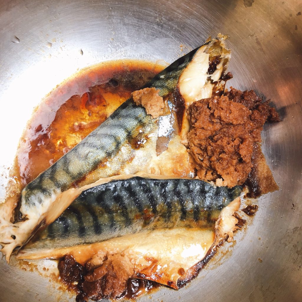 ホットクックでさばの味噌煮ふつーに美味しい