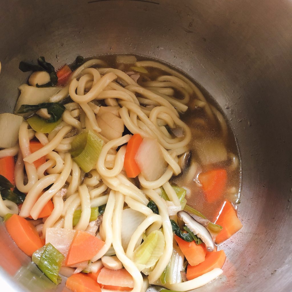すべてが面倒なときはホットクックで冷凍うどん煮込みうどんを作ろう